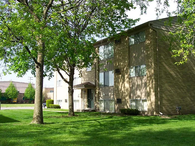 510 E Elmwood Ave #208 — Photo 1