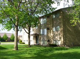488 E Elmwood Ave APT 304, Clawson, MI 48017