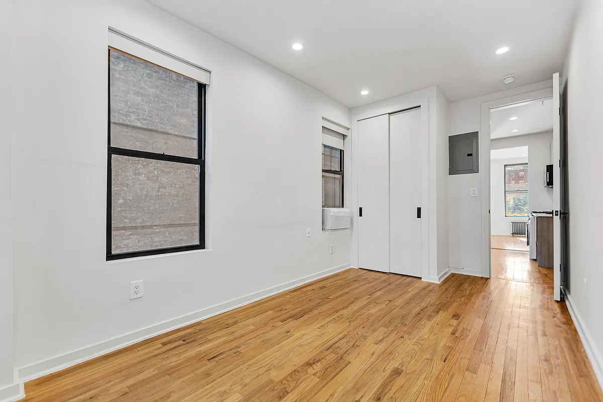 Building Photo - 75 Thompson St #15