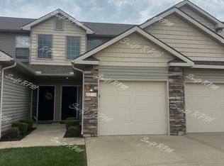 2215 SW Burningwood Ln #2-1, Lees Summit, MO 64082