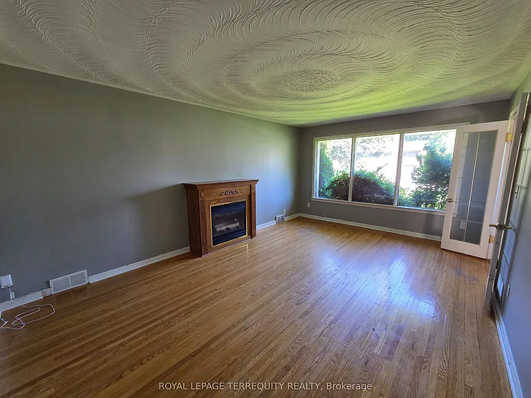 319 Hillcroft St #MAIN — Photo 2