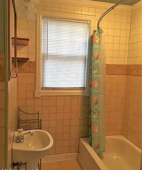 108 N Burke Ave — Photo 8
