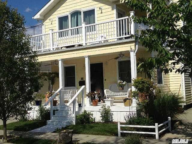 1st image of 82 Daytona St