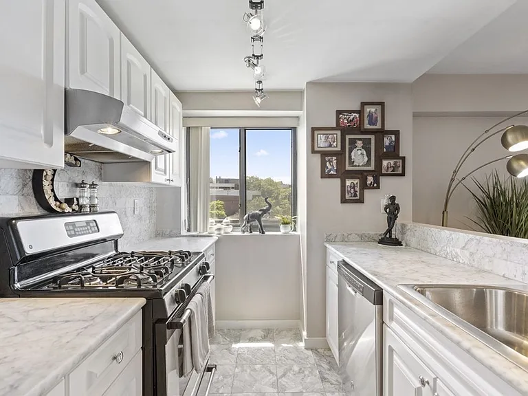 15 N Beacon St #305 — Photo 5