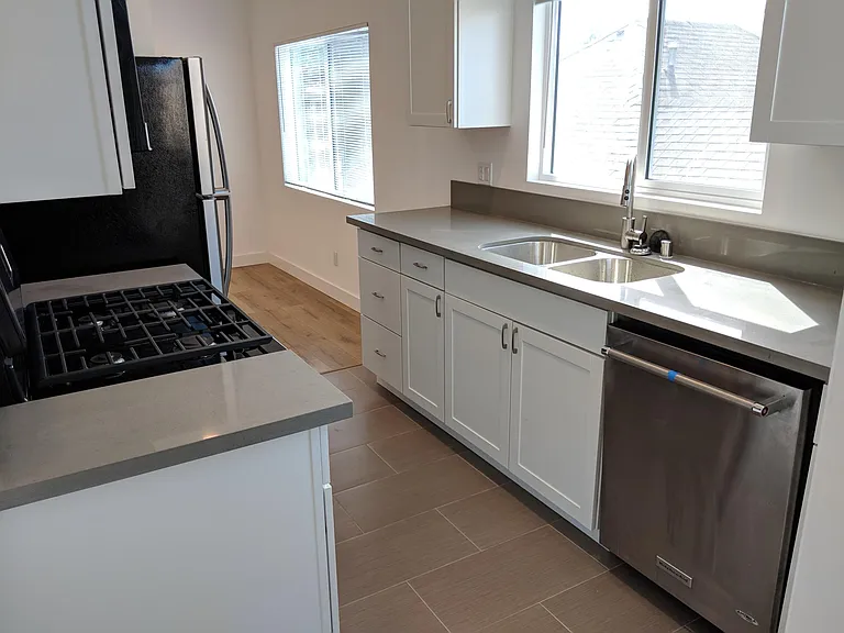 1705 W 20th St #1/2 — Photo 13
