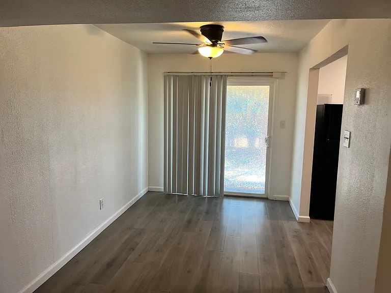 904 Laguayra Dr NE — Photo 12