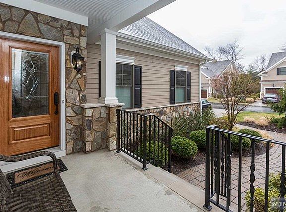 2nd image of 43 Cherrywood Ct #4002
