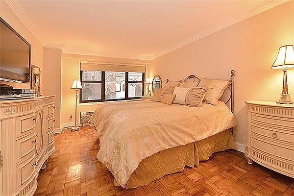 Sold by R New York | media 8