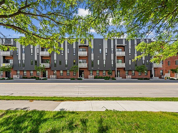 2nd image of 450 7th St #205