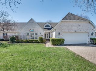 49 Hillcrest Dr, Sugar Grove, IL 60554