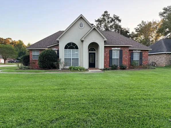 690 Goldflower Ln, Mandeville, LA 70448
