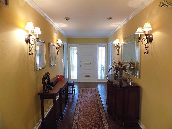 3rd image of 2509 Beefeater Dr