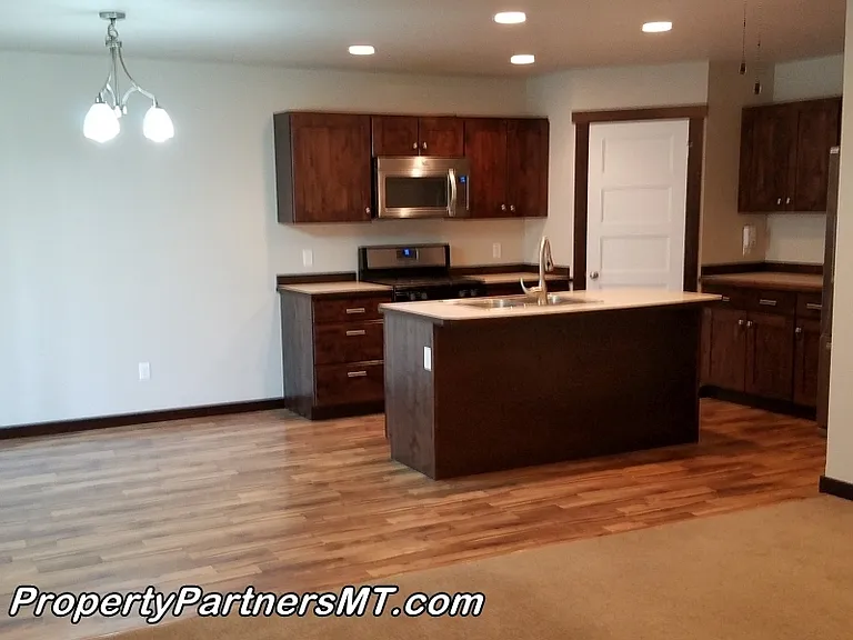 1958 Leeward Ct — Photo 3