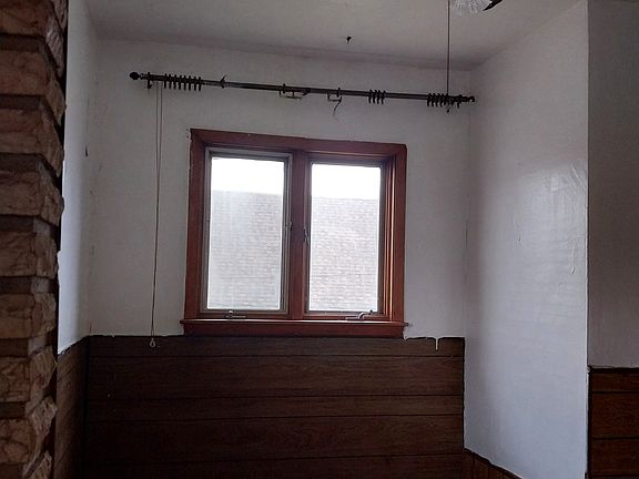 2nd image of 41 Euclid Ave #2