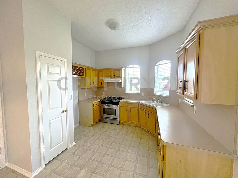 112 Walnut Ln — Photo 7