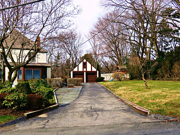 2nd image of 20 Carrigan Ave