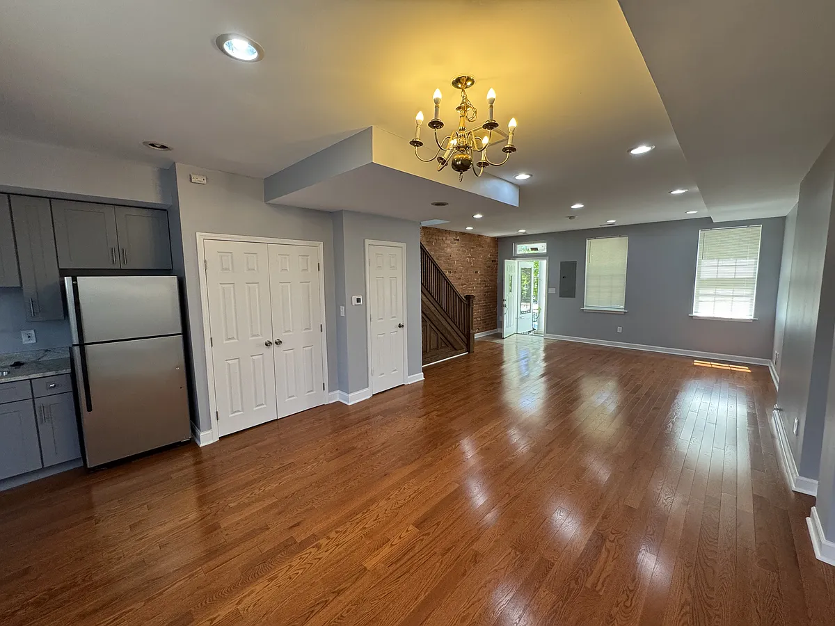 Building Photo - 525 Shepherd St NW #A
