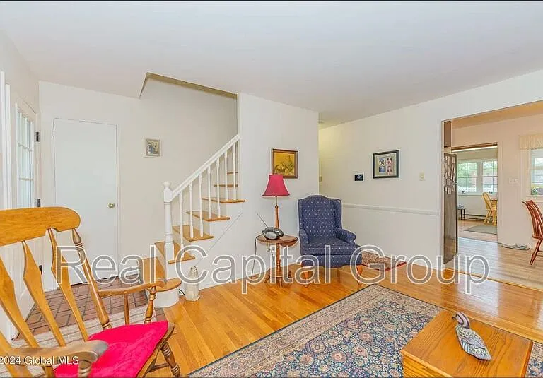 109 Locust Park — Photo 3