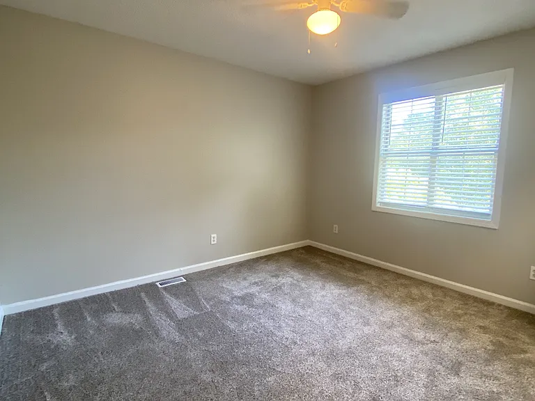 145 Viking Dr #19 — Photo 6