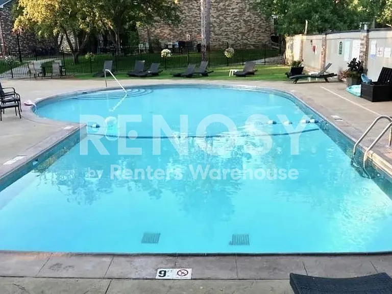 4648 Cedar Lake Rd S #1 — Photo 22