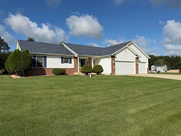 11870 Redbud Dr, Plymouth, IN 46563