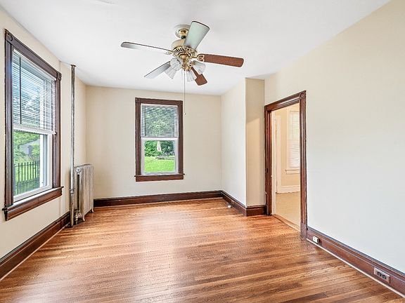 5th image of 49 Woodside Ave