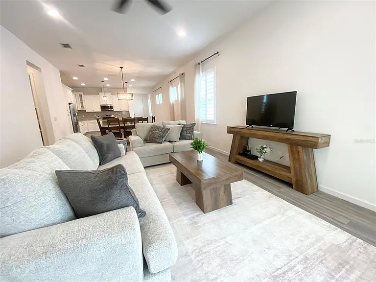 724 Winterside Dr — Photo 7