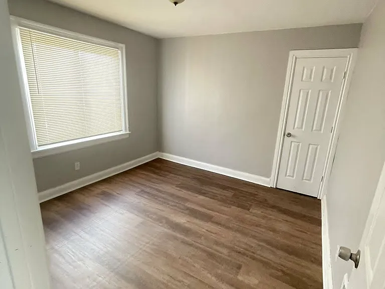 16219 Northlawn St — Photo 9