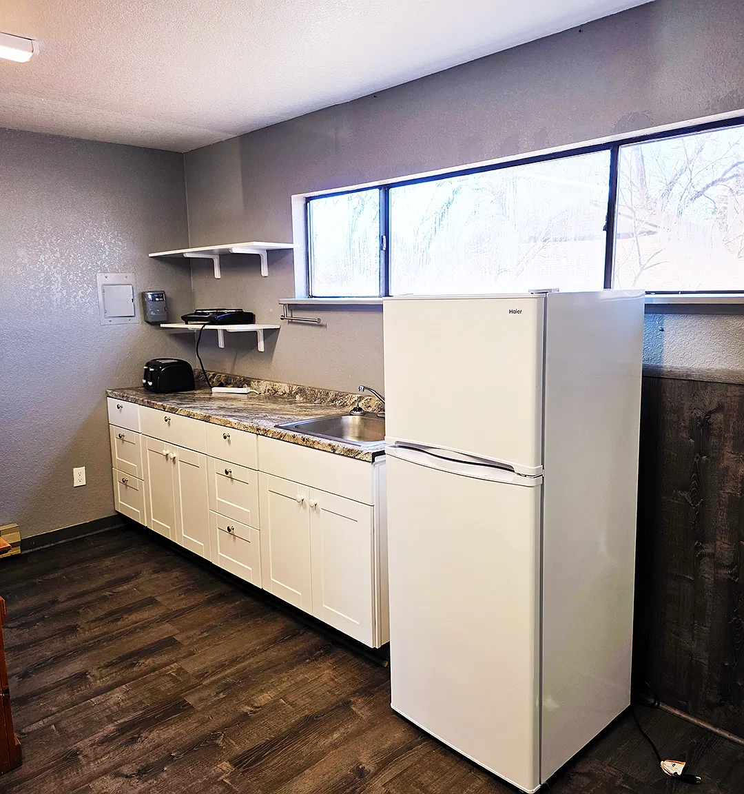 Studio, 700 sqft, $875 — Photo 3