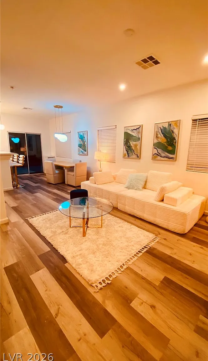 2 bed, 2.5 bath, 1167 sqft, $1,890 — Photo 1