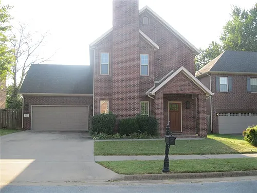 111 SE G Ct Photo 1