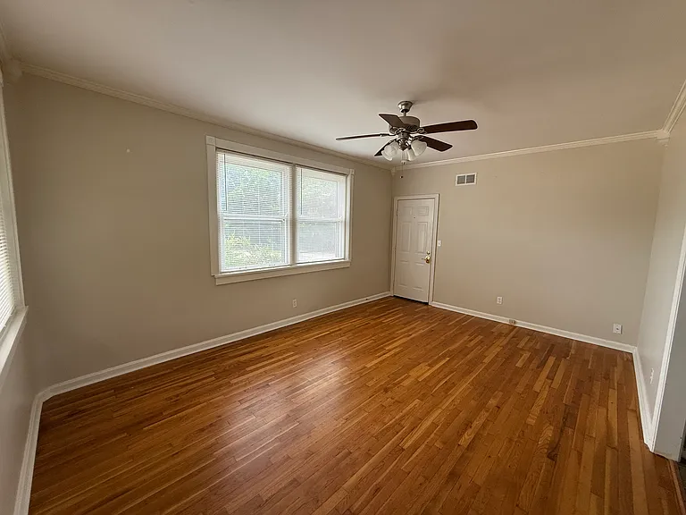 308 Thompson St #D — Photo 11