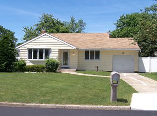 54 Newton Ave, Selden, NY 11784