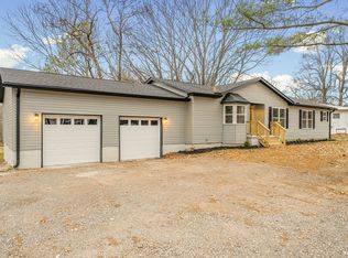 1402 Cagle Rd, Ashland City, TN 37015