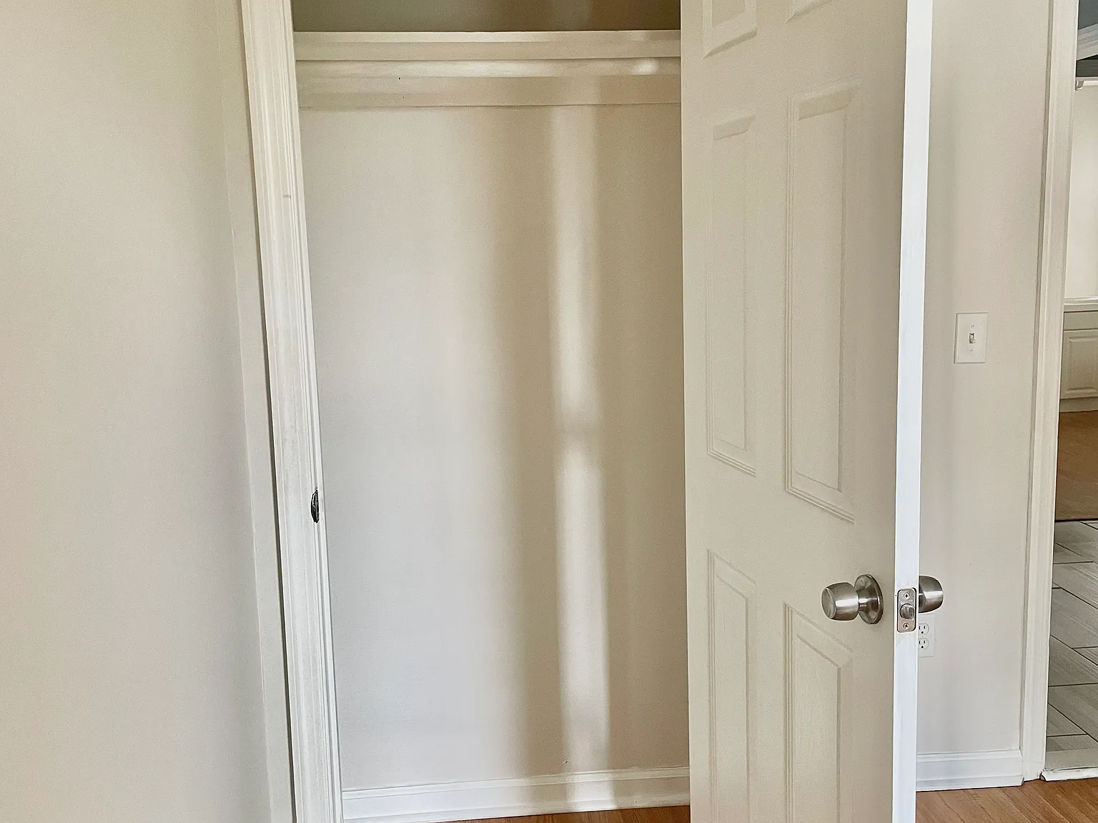 3 bed, 1100 sqft, $2,300 — Photo 4