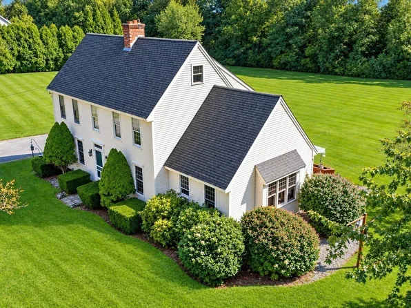 28 Lashua Rd, Ashburnham, MA 01430