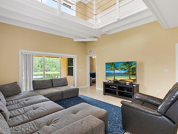 5th image of 2390 Vero South Cir SW