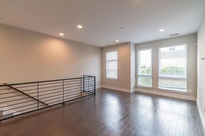 439 Southend Crossing Ln — Photo 9