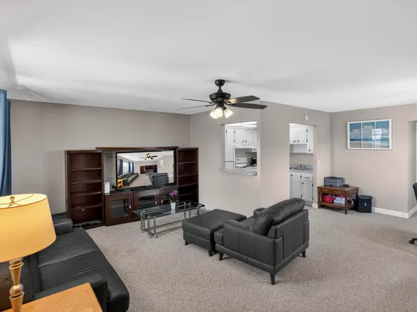 82 Flanders B, Delray Beach, FL 33484