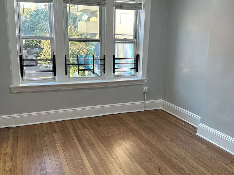 743 Newark Ave — Photo 4