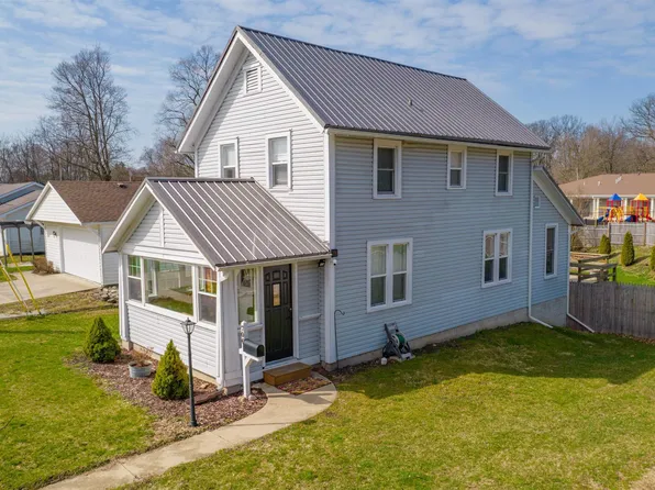 706 N Walnut St, North Manchester, IN 46962