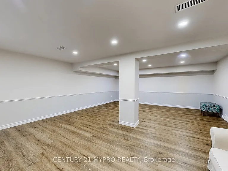 56 Bailey Cres #BASEMENT — Photo 7