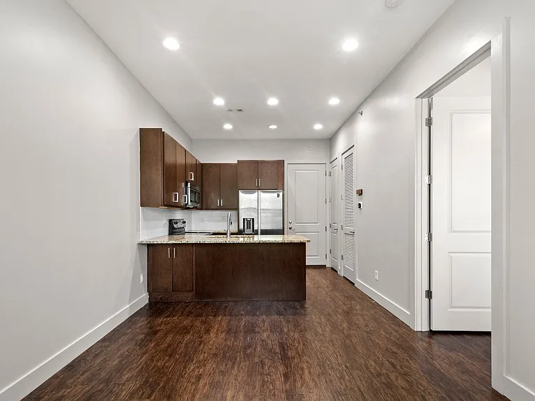 State Street Flats Apartments Kitchen & Living Room