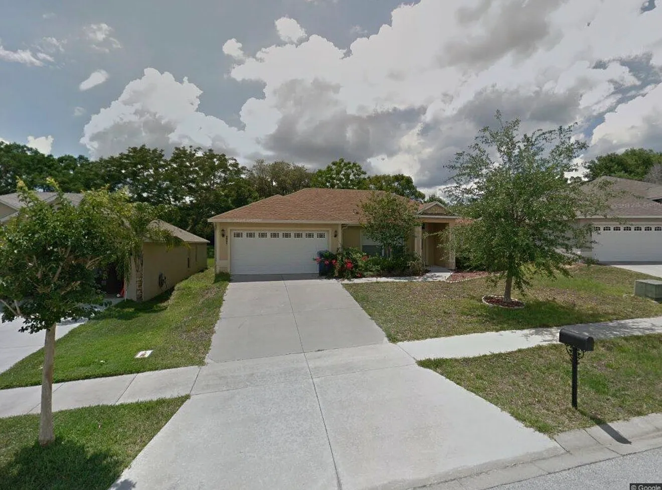 4 bed, 1912 sqft, $2,350 — Photo 2