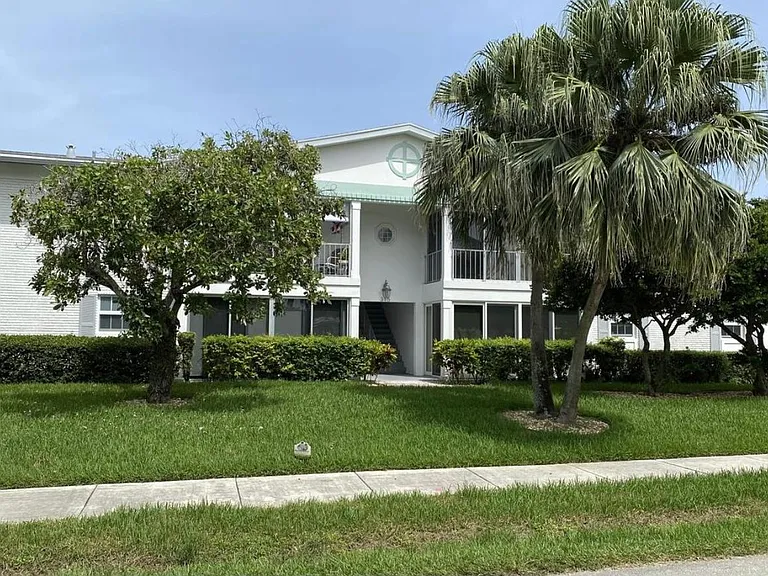 315 Venetian Dr #6 — Photo 8