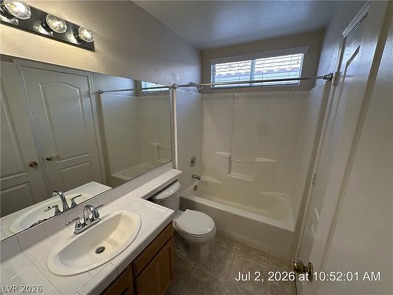 122 McLaren St — Photo 38