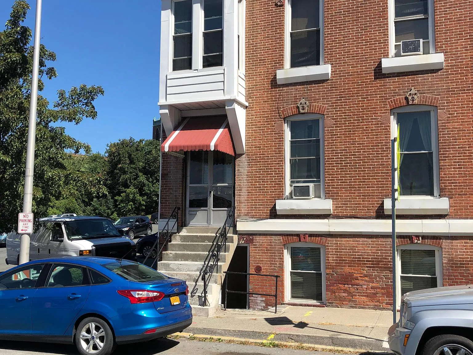 106 King St — Photo 3