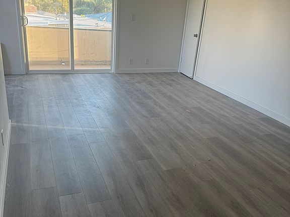 5th image of 227 Justin Ave #8