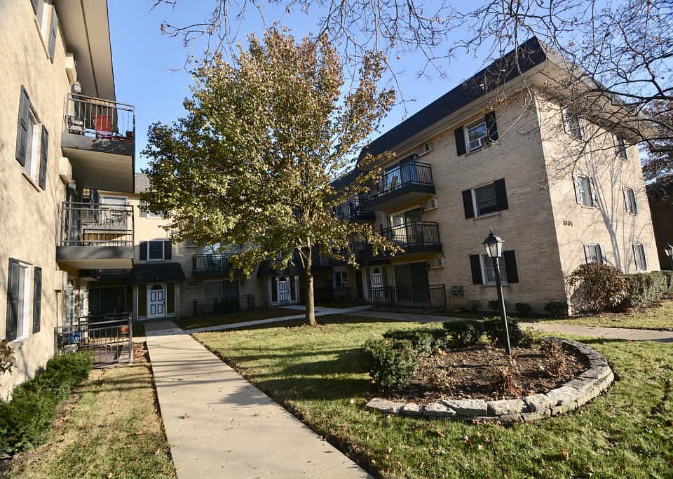1st image of 1045 N Harlem Ave #2CN