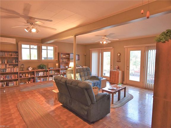 4th image of 233 Lucian Ct